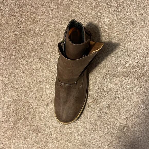 Unique Ankle Boot with Three Closures. 10 - Picture 2 of 4